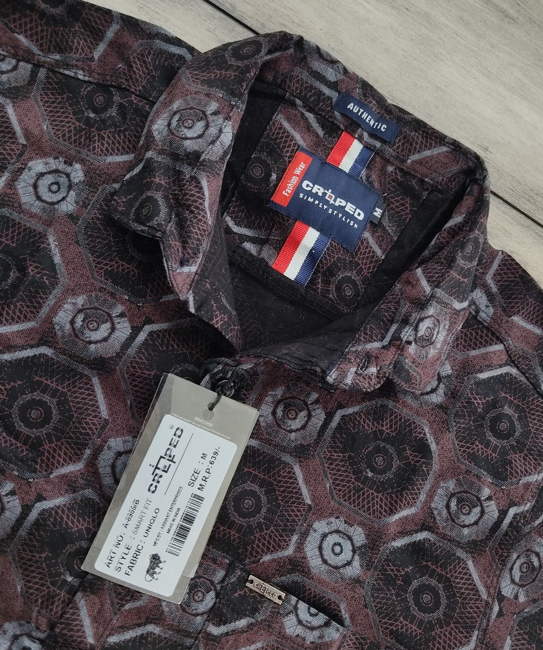 Croped Uniqlo Print Shirt